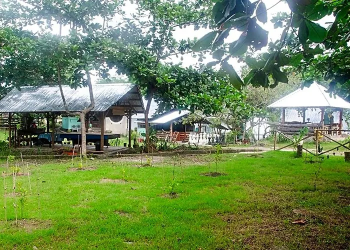 House Of Tamse Laagans ' Hostel Badian